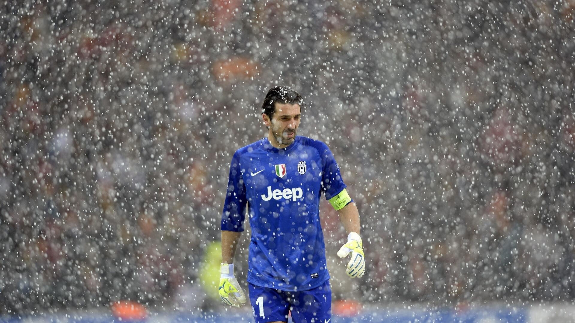 切尔西观众热烈欢呼！Uzi迎来五赛季出色发挥再创辉煌时刻